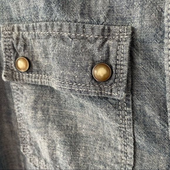 EUC, Banana Republic denim shirt, Size XS - Picture 3 of 4